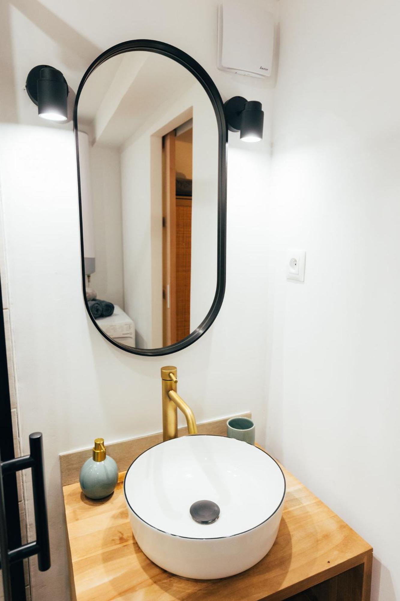 Studio Cozy Centre Avec Parking กราส ภายนอก รูปภาพ